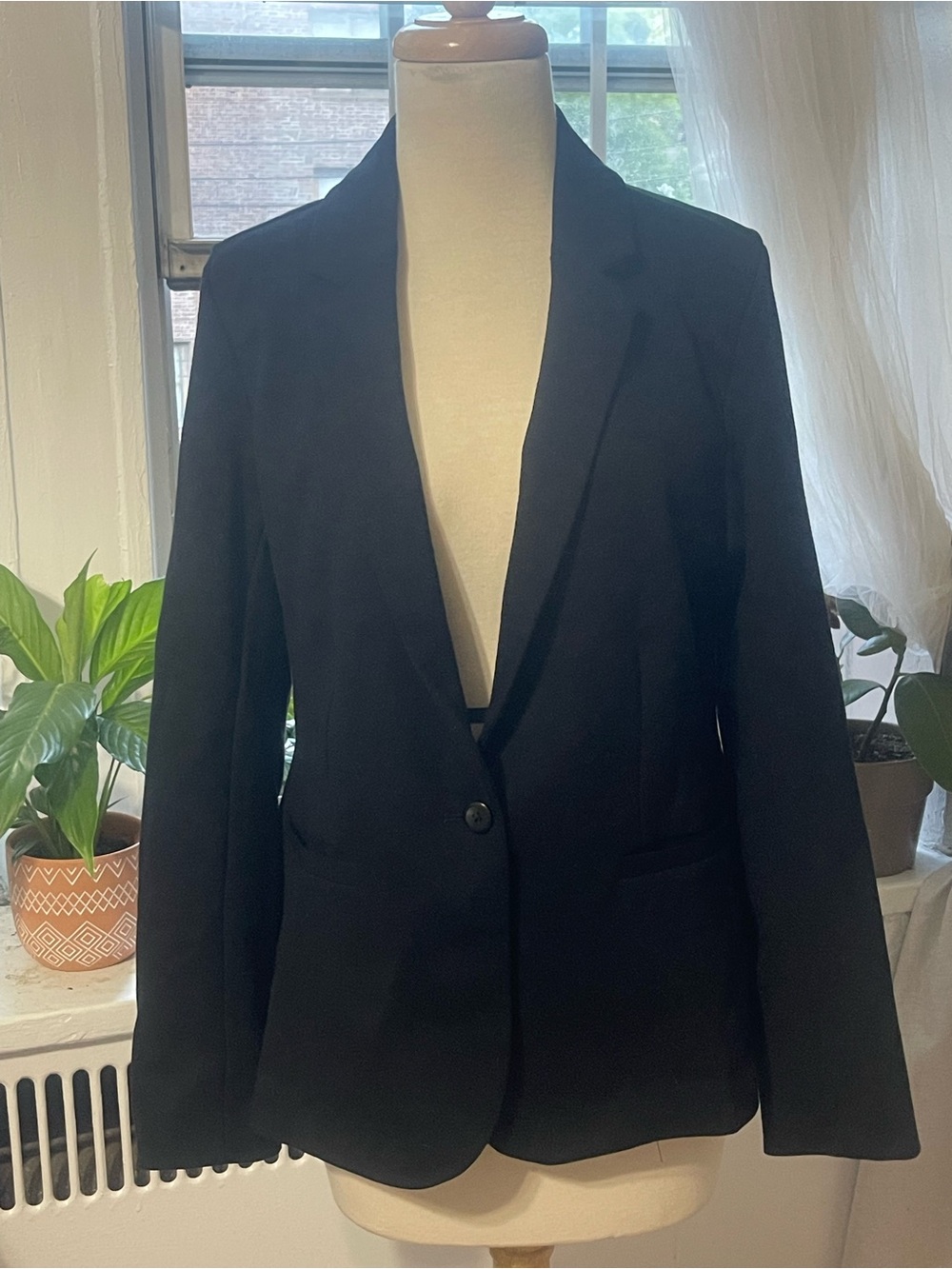 Classic Black Single-Button Women's Blazer